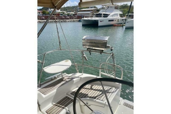 43ft Beneteau Yacht For Sale
