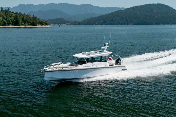 29-ft-Axopar-2025-29 XC Cross Cabin - Aft Cabin-Vancouver British Columbia Canada yacht for sale