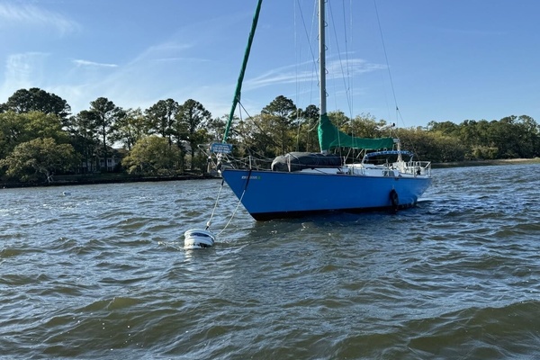38ft Morgan Yacht For Sale