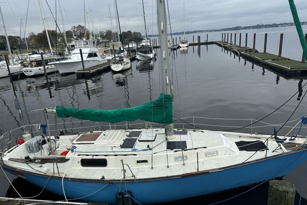 38ft Morgan Yacht For Sale
