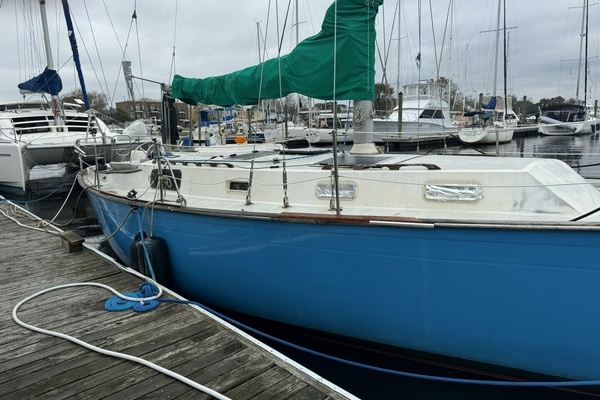 38ft Morgan Yacht For Sale
