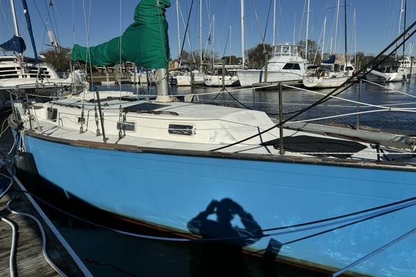 38ft Morgan Yacht For Sale