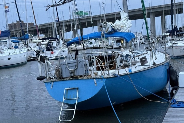 38ft Morgan Yacht For Sale