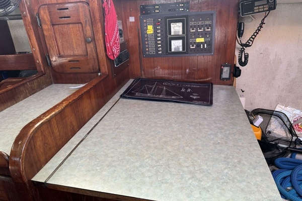 38ft Morgan Yacht For Sale