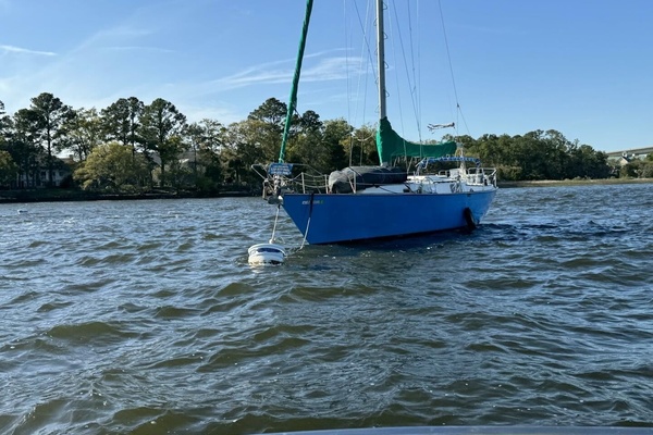 38ft Morgan Yacht For Sale
