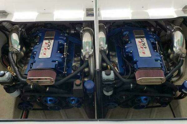 Photo of the 2002 Profile 33V