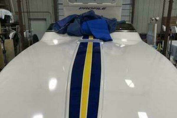 Photo of the 2002 Profile 33V
