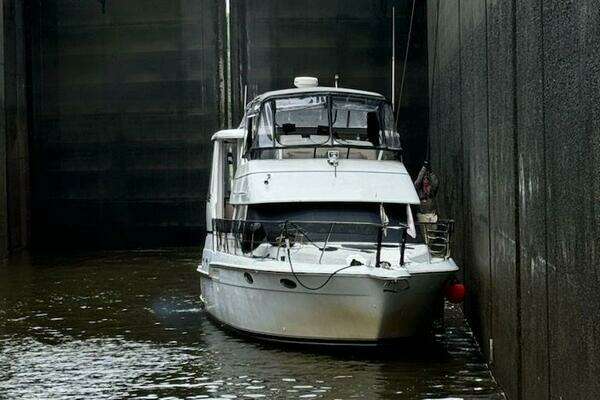Photo of the 1999 Carver 40 Cockpit "Nauti Savages II"