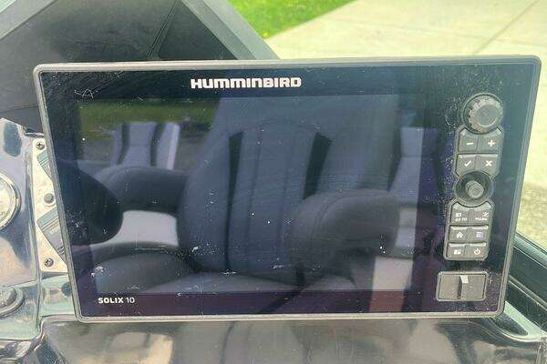 Photo of the 2018 Larson FX 1850 DC