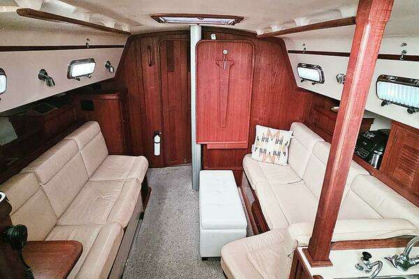 Photo of the 2000 Island Packet 350 "KATYDID"