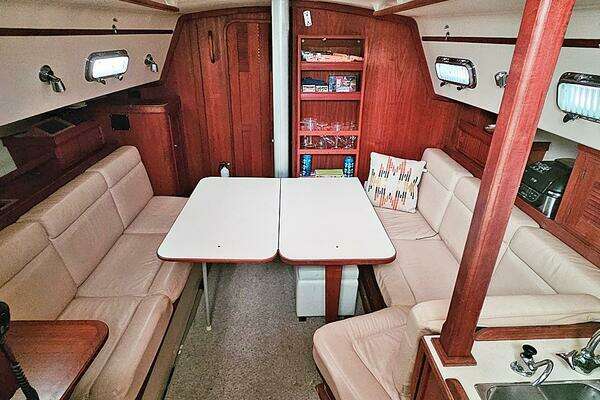 Photo of the 2000 Island Packet 350 "KATYDID"