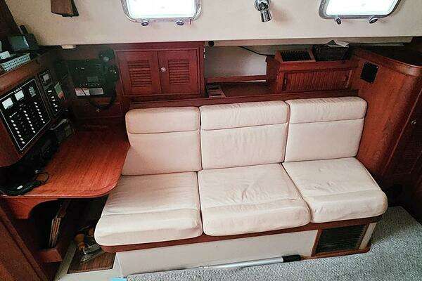 Photo of the 2000 Island Packet 350 "KATYDID"