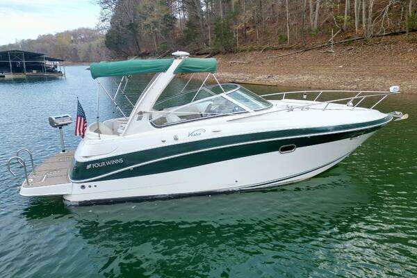 Photo of the 2004 Four Winns Vista 288