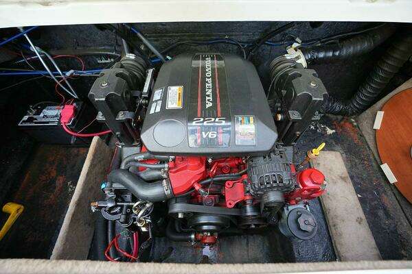 Photo of the 2016 Stingray 225 CR