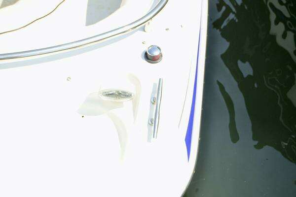 Photo of the 2011 Hurricane SunDeck 217 OB