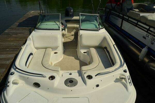 Photo of the 2011 Hurricane SunDeck 217 OB