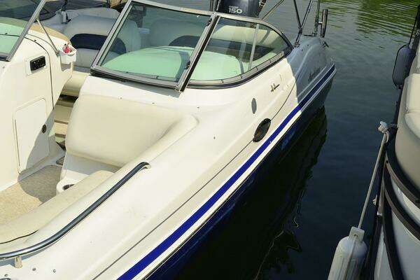 Photo of the 2011 Hurricane SunDeck 217 OB