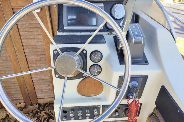 25ft Boston Whaler Yacht For Sale