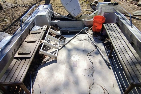 25ft Boston Whaler Yacht For Sale