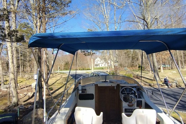 25ft Boston Whaler Yacht For Sale