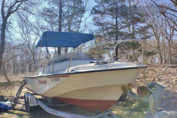 Photo of the 1983 Boston Whaler Revenge