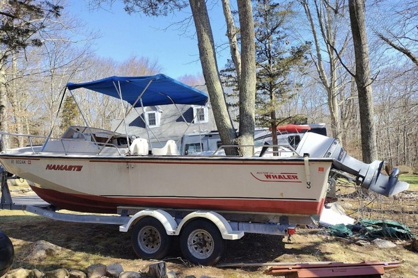 25ft Boston Whaler Yacht For Sale