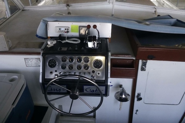 UNDER THE WIRE 35ft Chris Craft Yacht For Sale