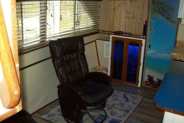 Photo of the 1979 Chris-Craft Catalina 350