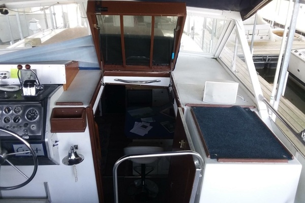 UNDER THE WIRE 35ft Chris Craft Yacht For Sale