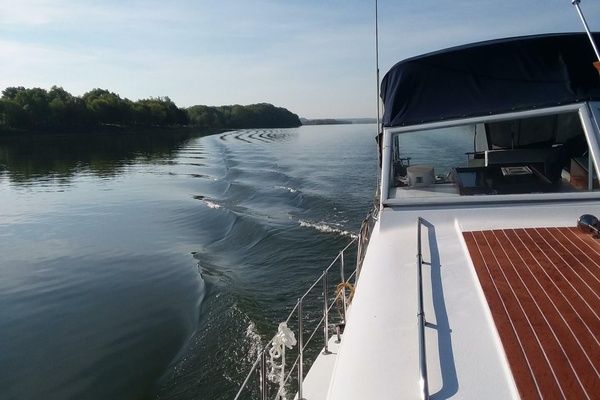 UNDER THE WIRE 35ft Chris Craft Yacht For Sale