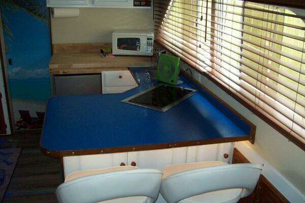 Photo of the 1979 Chris-Craft Catalina 350