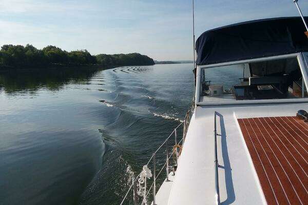 Photo of the 1979 Chris-Craft Catalina 350