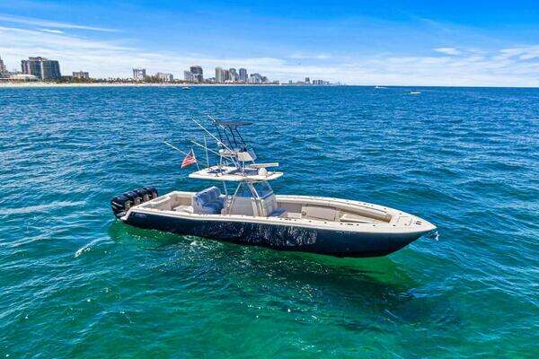 2013 Invincible 42