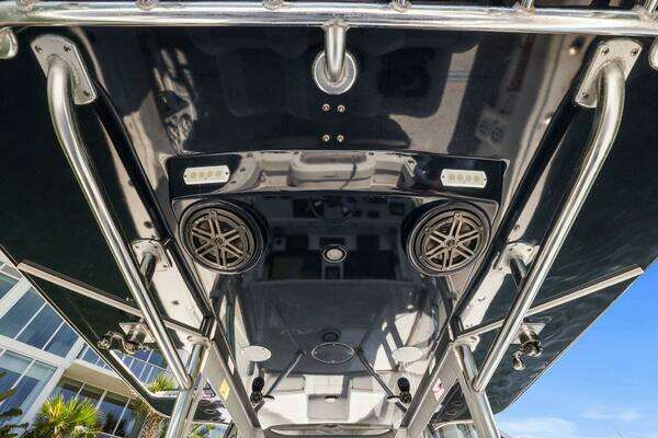 2013 Invincible 42
