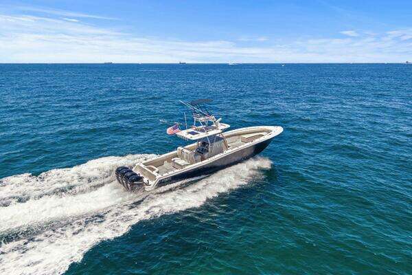 2013 Invincible 42