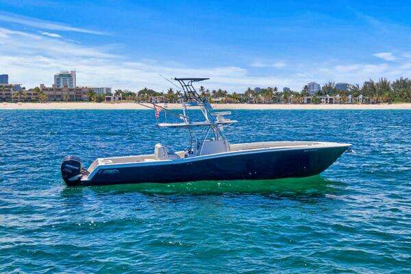 2013 Invincible 42