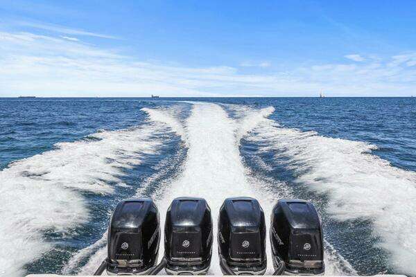 2013 Invincible 42