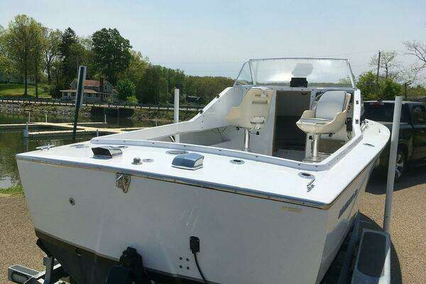 Photo of the 1969 Bertram Bahia Mar 20