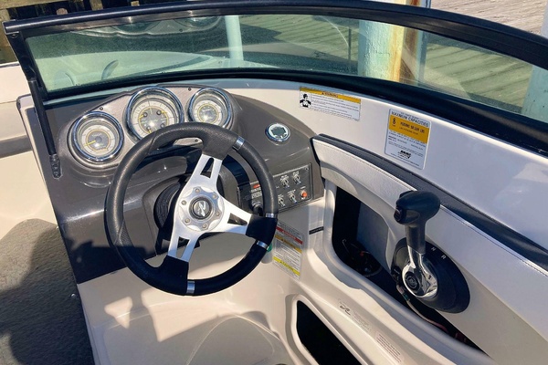 20ft Sea Ray Yacht For Sale