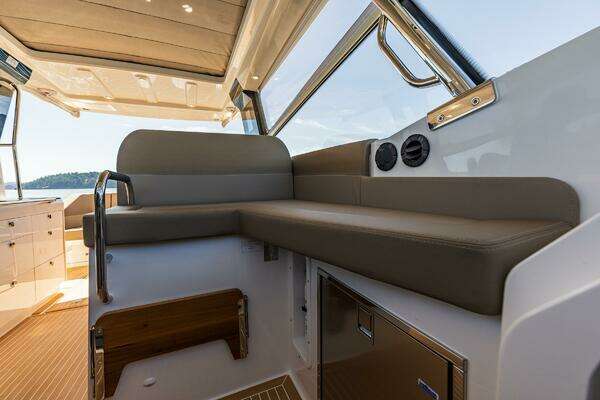 Nimbus W11 Yacht For Sale