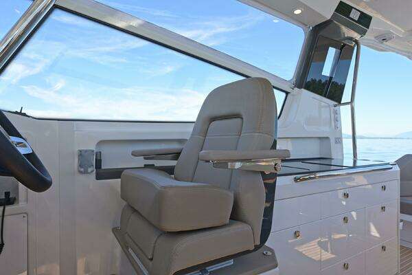 Nimbus W11 Yacht For Sale