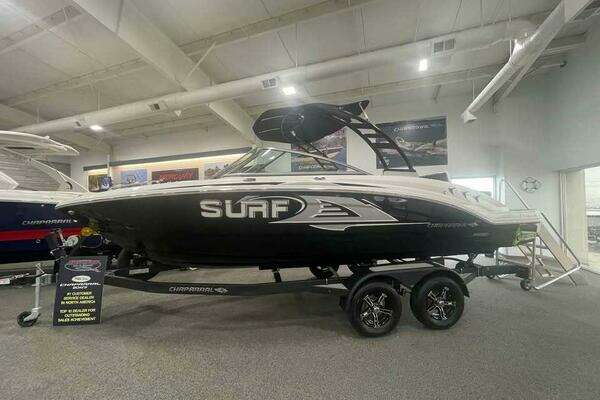 Photo of the 2022 Chaparral 23 SURF