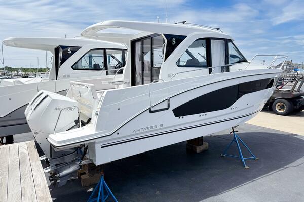 In Stock 27ft Beneteau Yacht For Sale