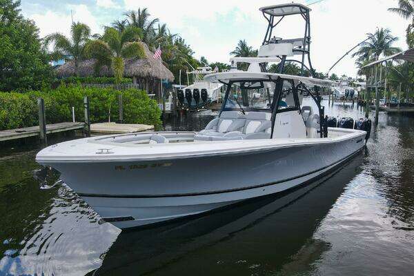 Photo of the 2020 Regulator 41 "Grey Hull"