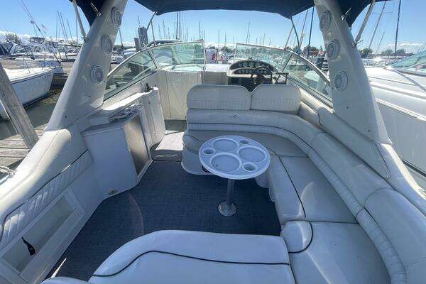 Photo of the 2005 Monterey 322 Cruiser