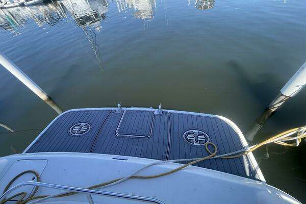 Photo of the 2005 Monterey 322 Cruiser