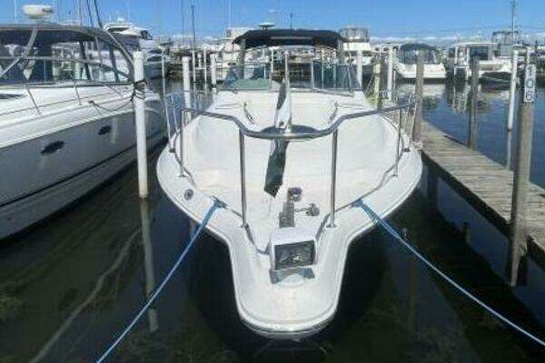 Photo of the 2005 Monterey 322 Cruiser