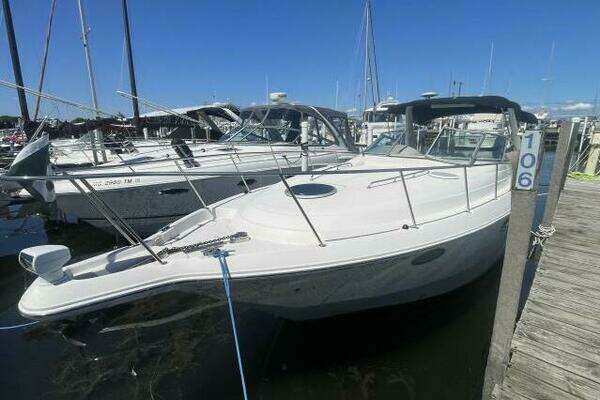 Photo of the 2005 Monterey 322 Cruiser