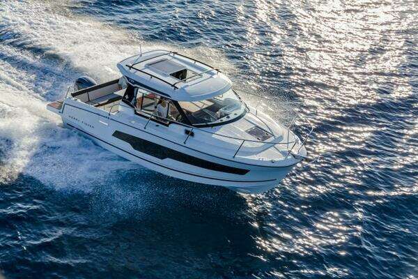 Photo of the 2023 Jeanneau NC795 S2