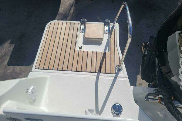 Photo of the 2023 Jeanneau NC795 S2